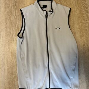 Oakley Grey vest